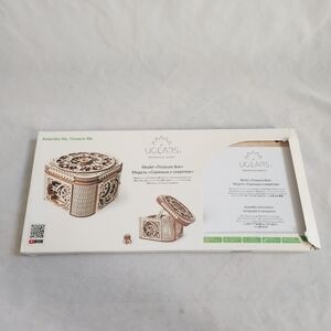 UGEARS Treasure Box Kit Wooden 3D Puzzle Mechanical Model
